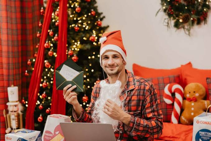 Luca Vignali al fianco dell’Emporio della Solidarietà per un Natale solidale
